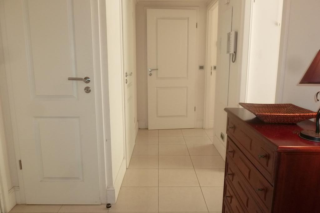 Stunning 2 Bed, 2 Bath Apt On The Cannes Sea Front Has Swimming Pool And Is A Secure Modern Building 464 Dış mekan fotoğraf