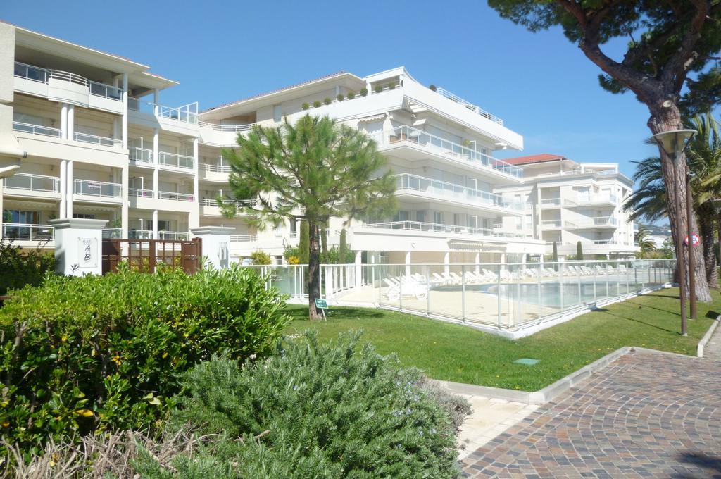 Stunning 2 Bed, 2 Bath Apt On The Cannes Sea Front Has Swimming Pool And Is A Secure Modern Building 464 Dış mekan fotoğraf