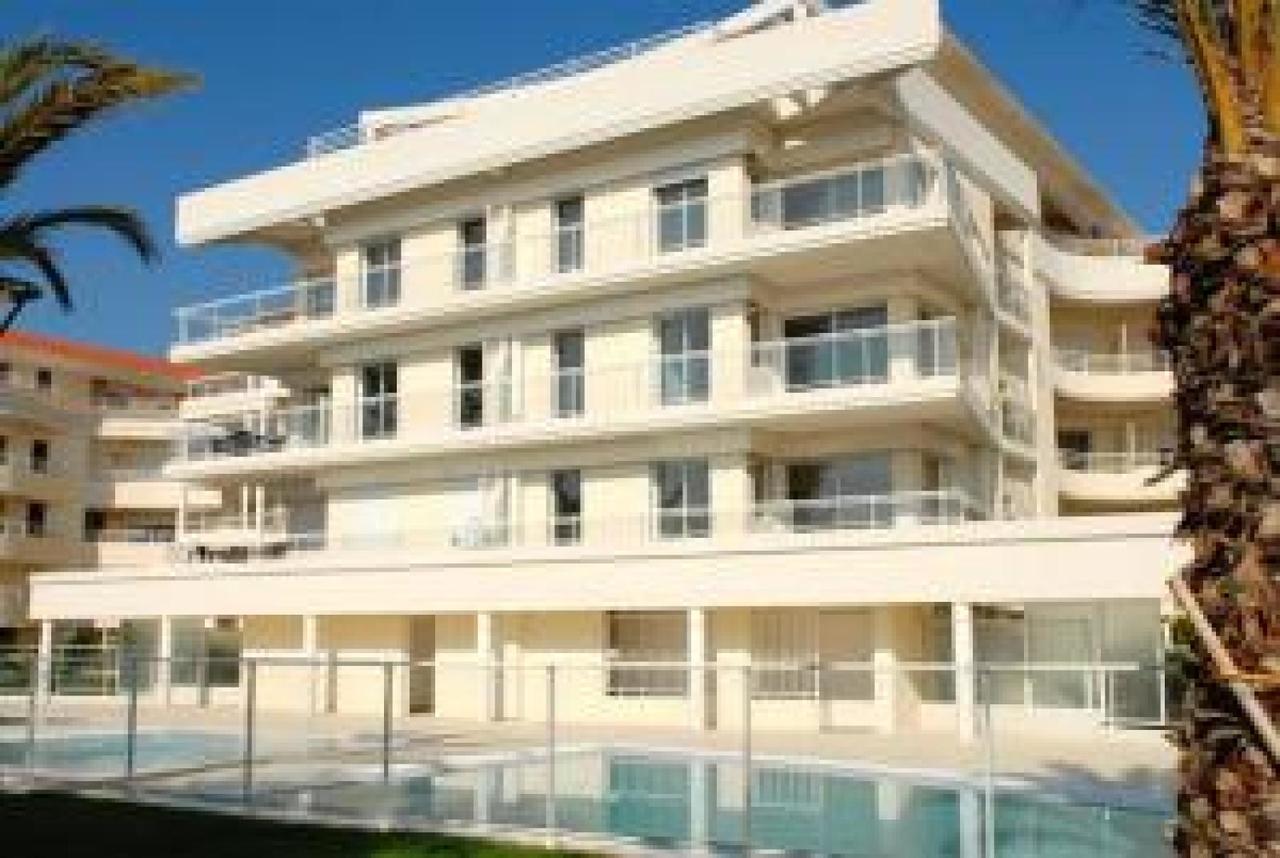 Stunning 2 Bed, 2 Bath Apt On The Cannes Sea Front Has Swimming Pool And Is A Secure Modern Building 464 Dış mekan fotoğraf