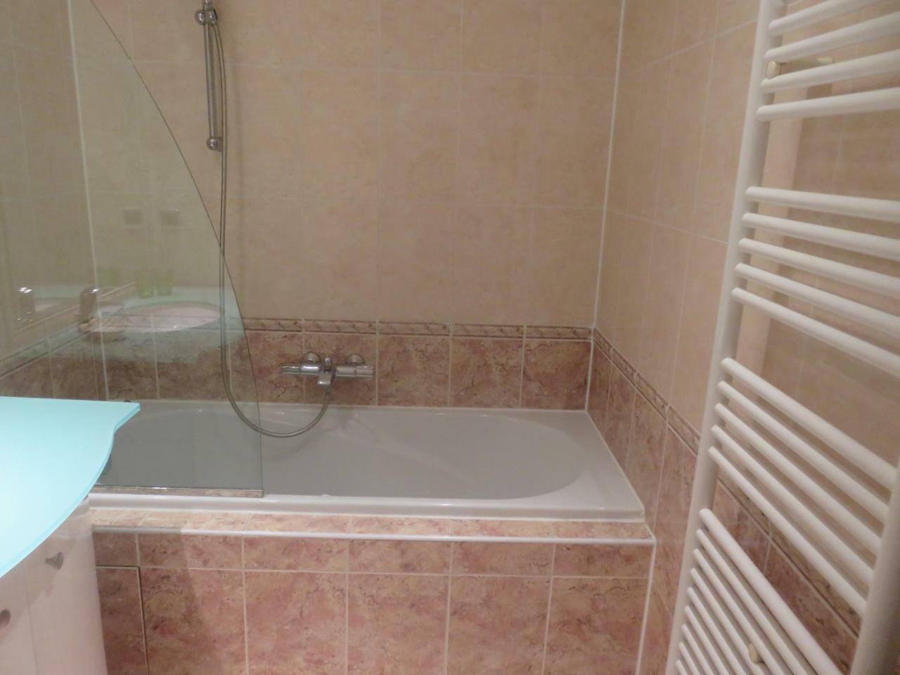 Stunning 2 Bed, 2 Bath Apt On The Cannes Sea Front Has Swimming Pool And Is A Secure Modern Building 464 Dış mekan fotoğraf